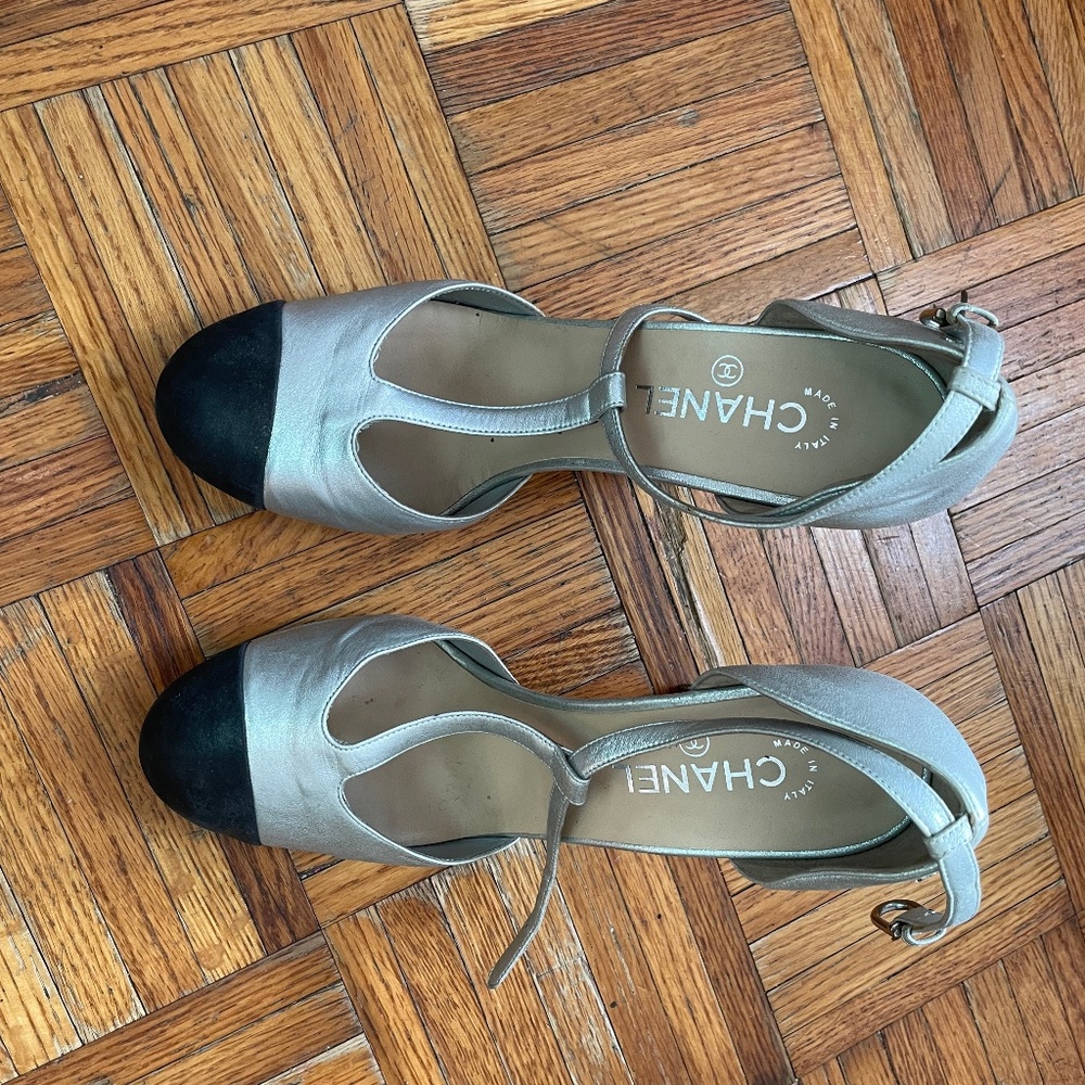 Chanel - silver and black cap toe platform nubuck heels